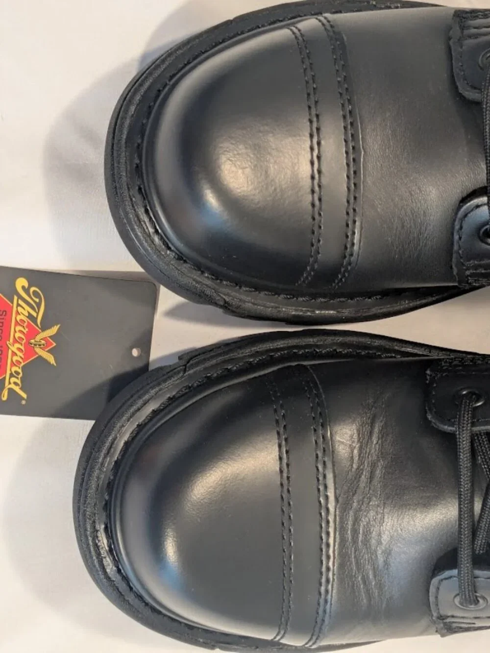 LIKE NEW Men's SIZE 7 WIDE - 8
